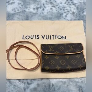 LV florentine belt bag
Authentic
Very good condition